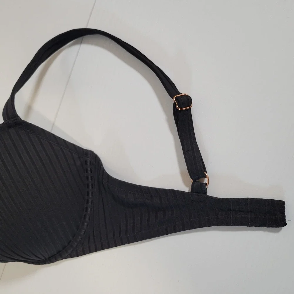SHADE & SHORE Women's Black Bikini Top Size 34DD Ribbed Underwire Padded 1732
